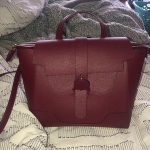 Senreve Midi Maestra in merlot color.